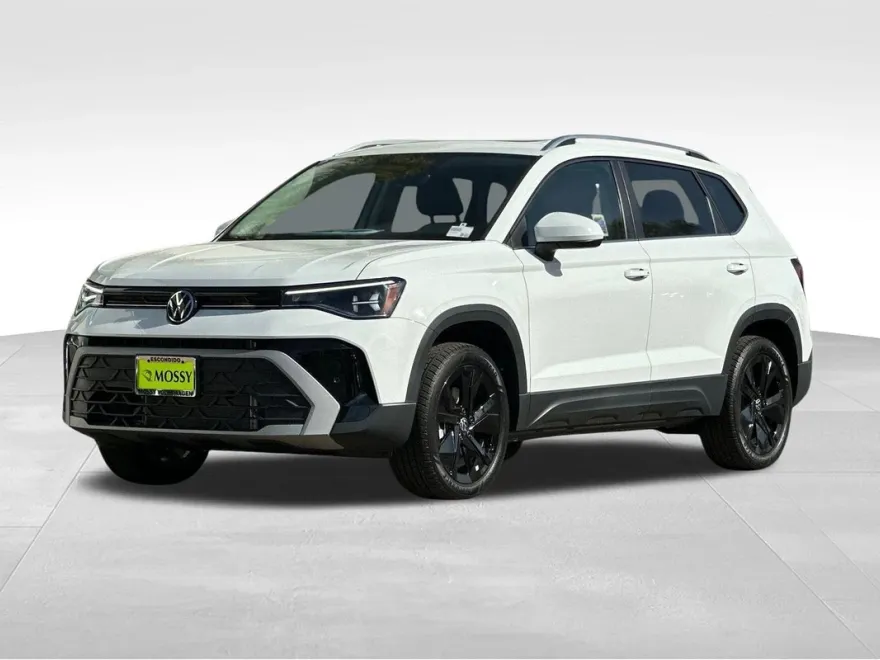 2025 Volkswagen Taos SE photo 1
