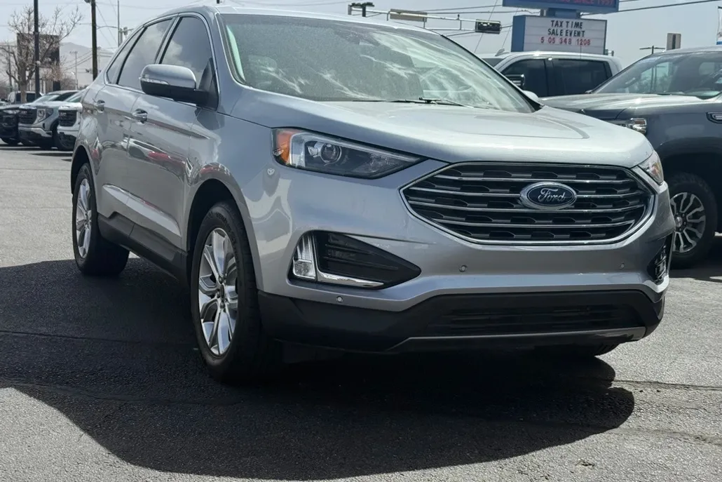 2024 Ford Edge Titanium photo 1
