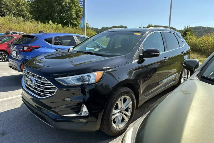 2019 Ford Edge SEL photo 1