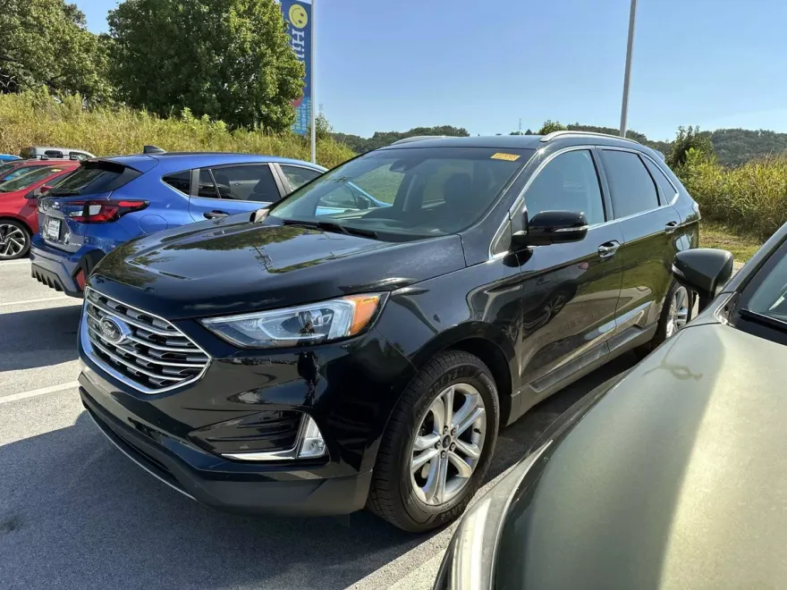 2019 Ford Edge SEL photo 1