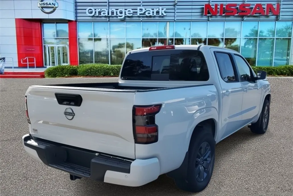2025 Nissan Frontier Crew Cab SV photo 1