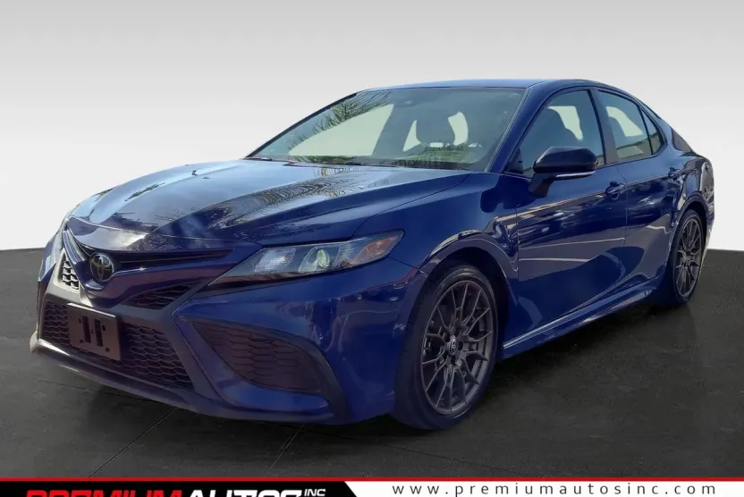 2023 Toyota Camry SE photo 1