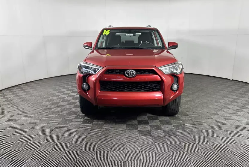 2016 Toyota 4Runner SR5 photo 1