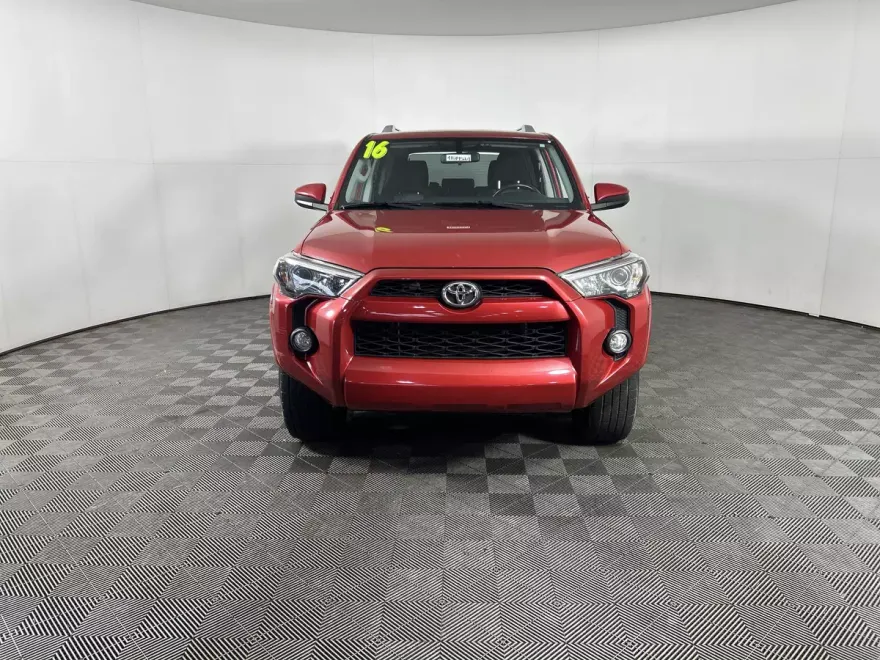 2016 Toyota 4Runner SR5 photo 1