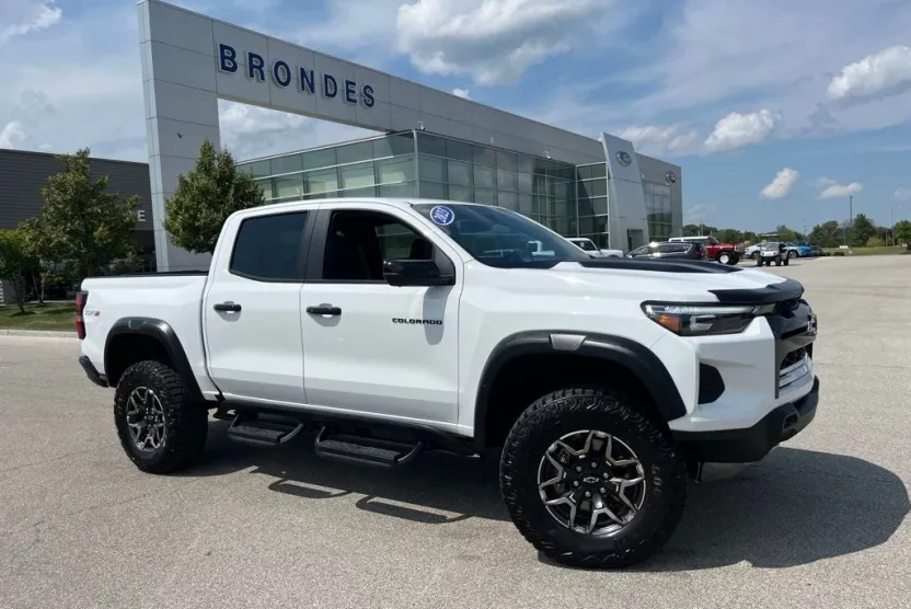 2023 Chevrolet Colorado ZR2 photo 1
