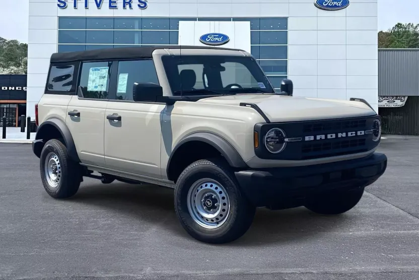 2025 Ford Bronco Base photo 1