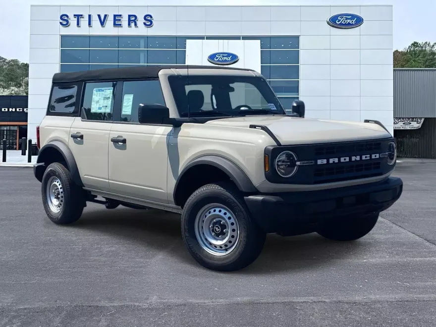 2025 Ford Bronco Base photo 1