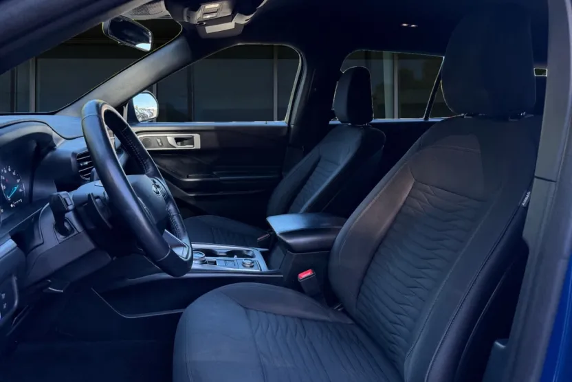 2020 Ford Explorer XLT photo 1