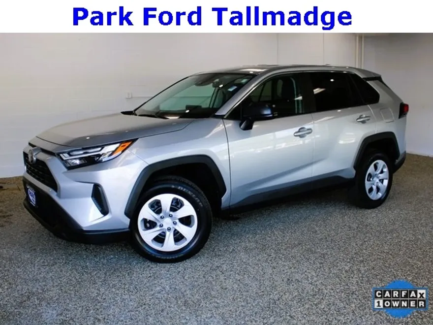 2024 Toyota RAV4 LE photo 1