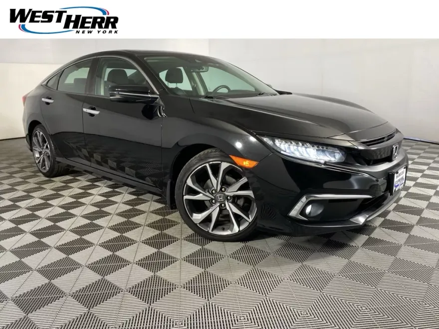 2019 Honda Civic Touring photo 1