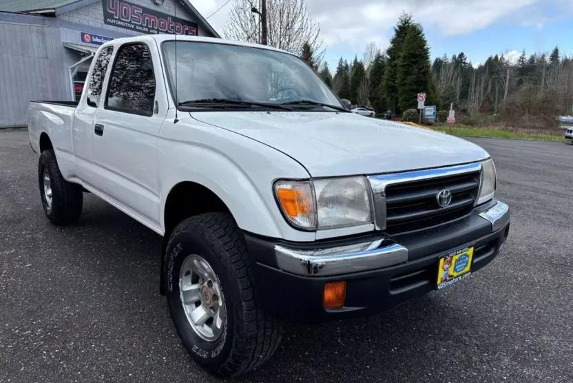 1999 Toyota Tacoma XtraCab PreRunner photo 1