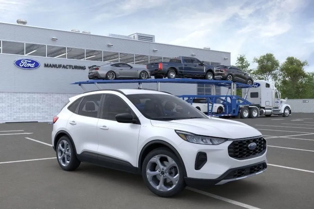 2025 Ford Escape ST-Line photo 1