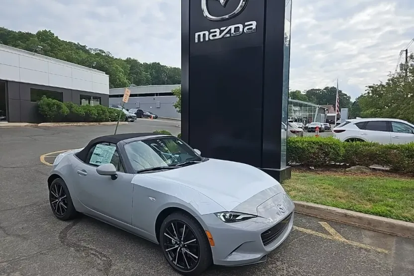 2025 Mazda MX-5 Miata Miata Grand Touring photo 1