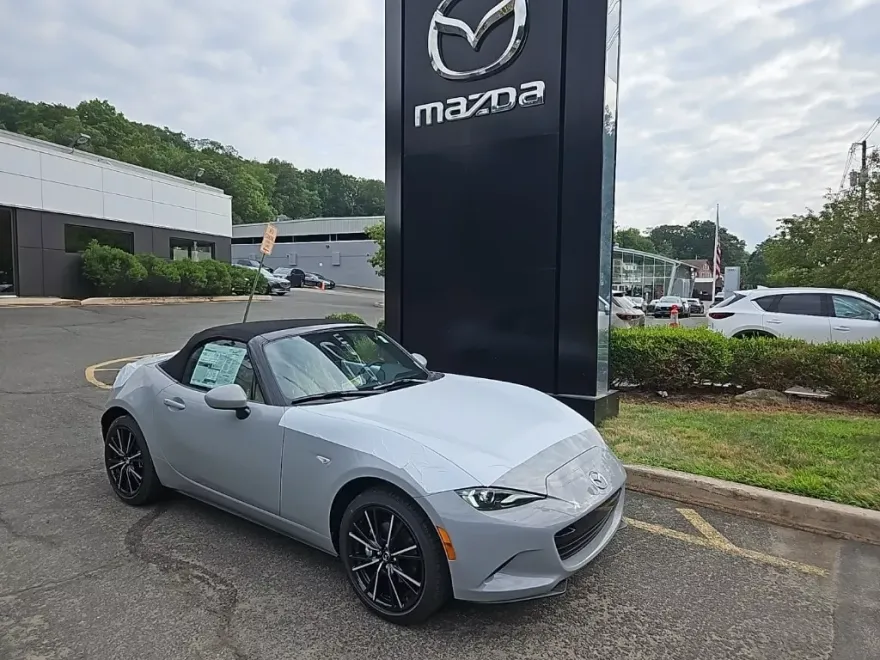 2025 Mazda MX-5 Miata Miata Grand Touring photo 1