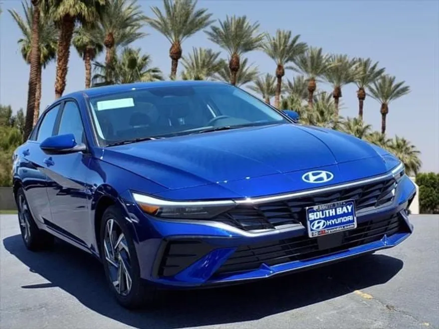 2025 Hyundai Elantra Hybrid Limited photo 1