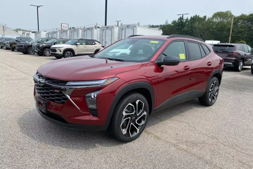 2025 Chevrolet Trax photo 1