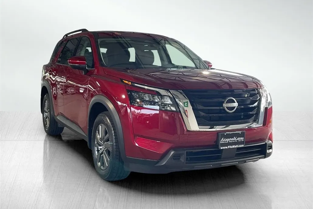 2024 Nissan Pathfinder SV photo 1