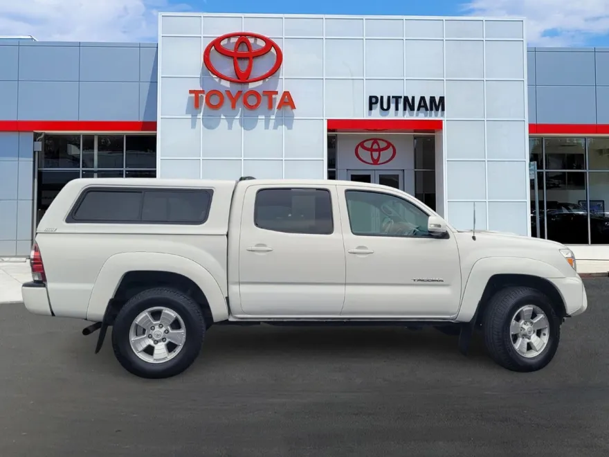 2015 Toyota Tacoma V6 photo 1