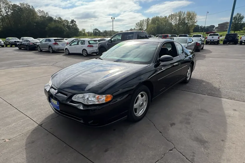 2001 Chevrolet Monte Carlo LS photo 1