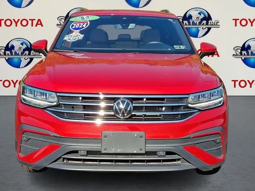 2024 Volkswagen Tiguan SE Wolfsburg Edition photo 1