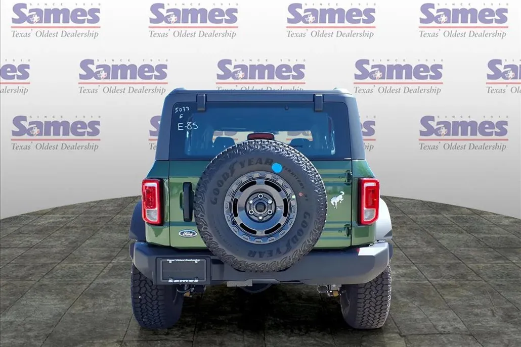 2025 Ford Bronco Base photo 1