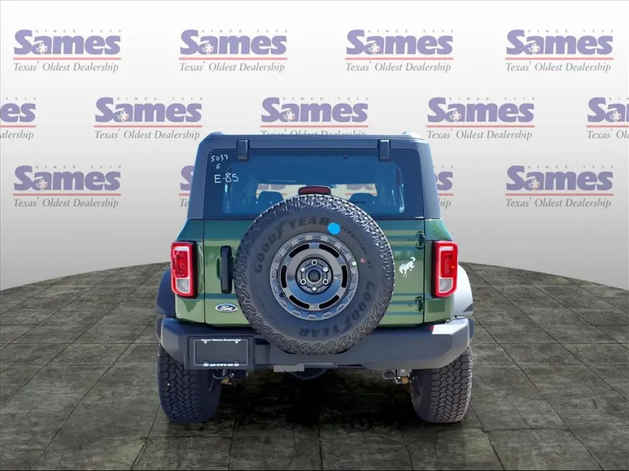 2025 Ford Bronco Base photo 1
