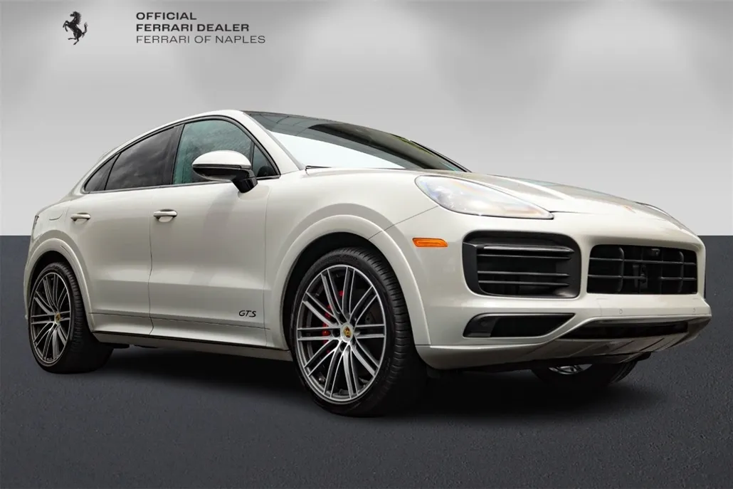 2022 Porsche Cayenne Coupe GTS photo 1