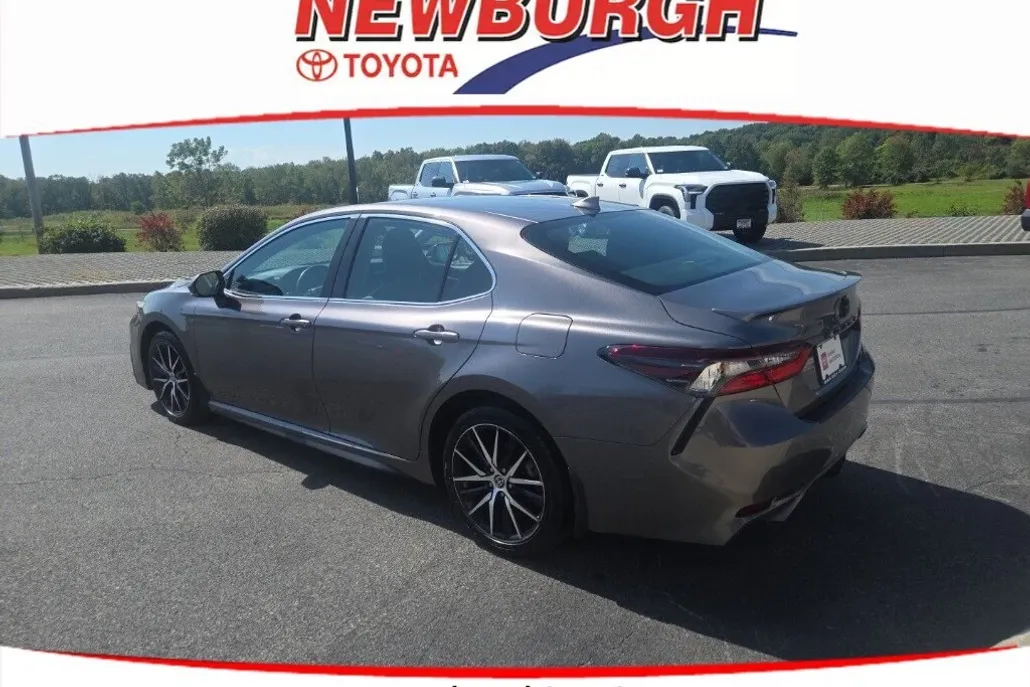 2023 Toyota Camry SE photo 1