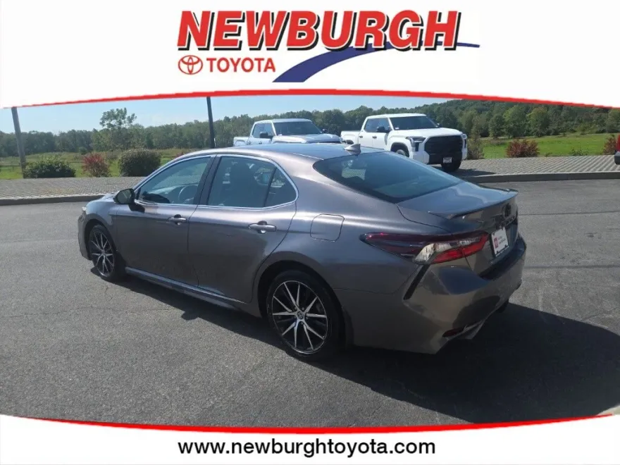 2023 Toyota Camry SE photo 1