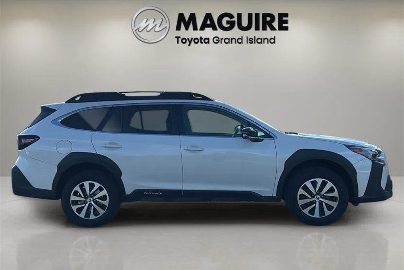 2023 Subaru Outback Premium photo 1