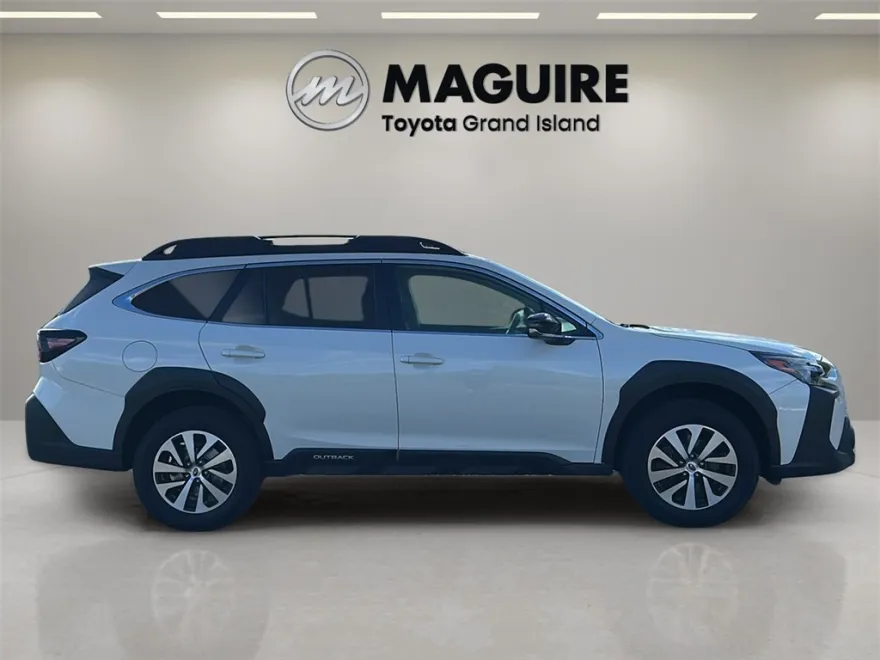 2023 Subaru Outback Premium photo 1