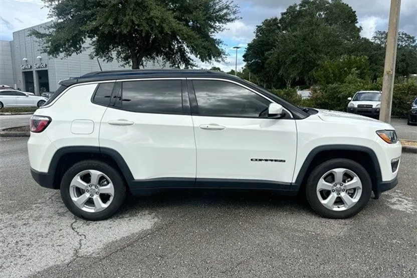 2019 Jeep Compass Latitude photo 1