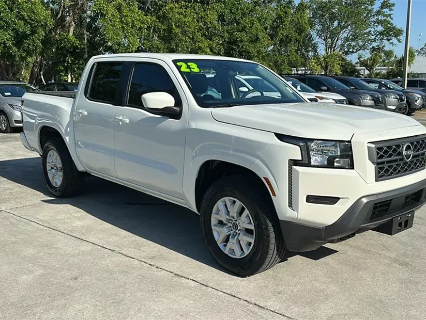 2023 Nissan Frontier SV photo 1