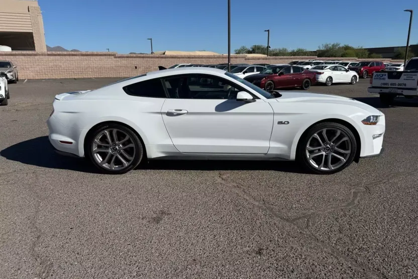 2022 Ford Mustang GT Premium photo 1