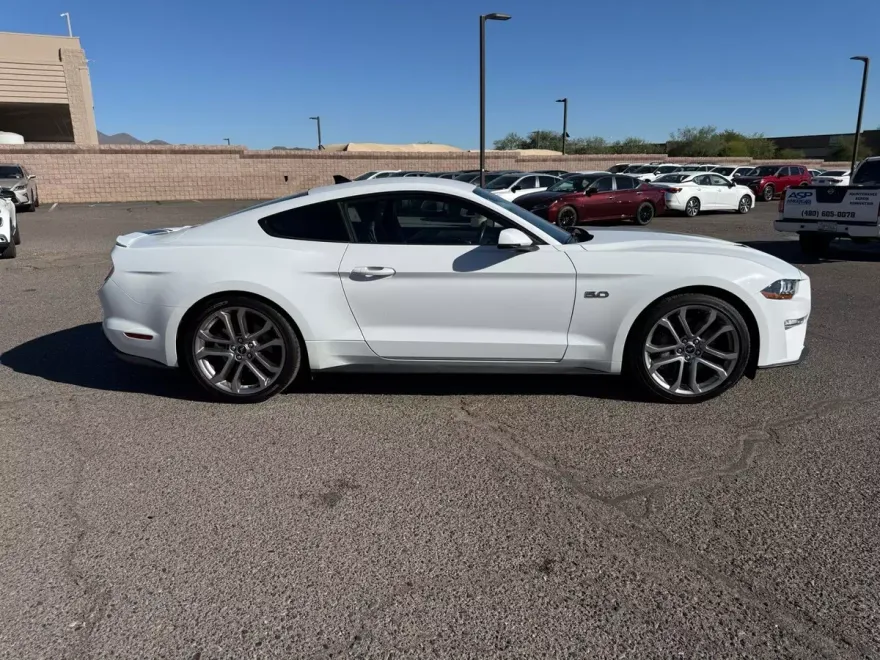 2022 Ford Mustang GT Premium photo 1