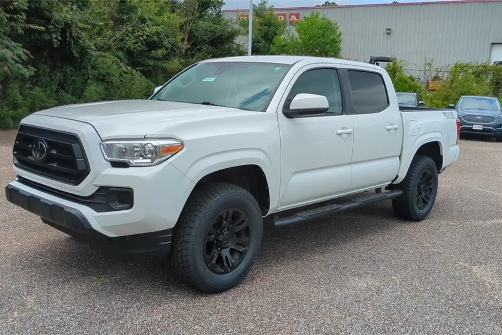 2022 Toyota Tacoma SR photo 1