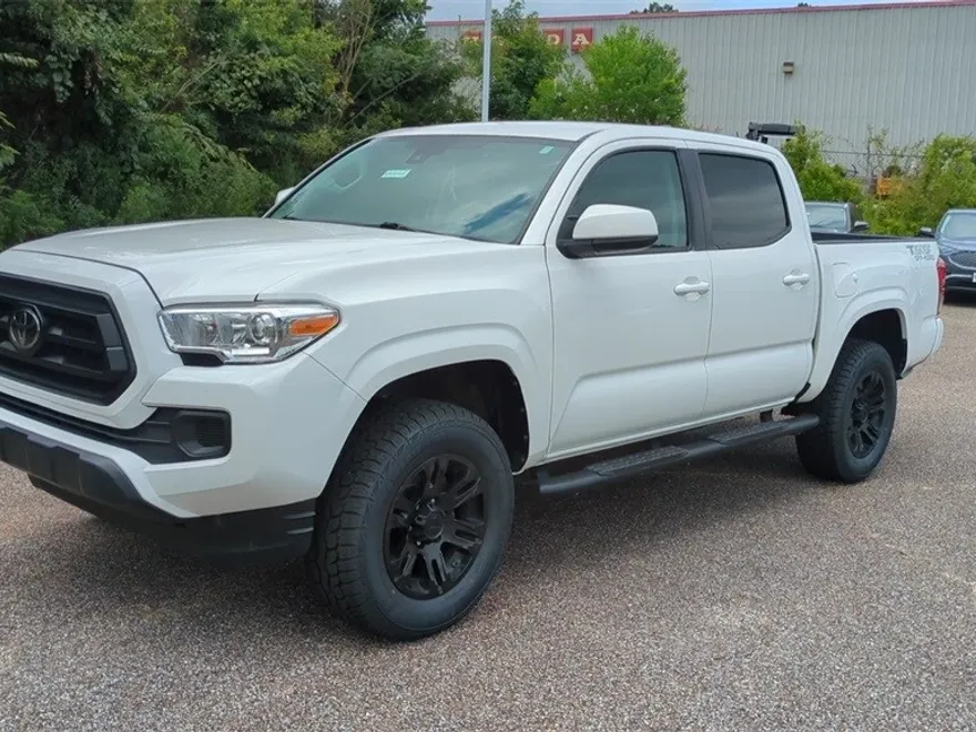 2022 Toyota Tacoma SR photo 1