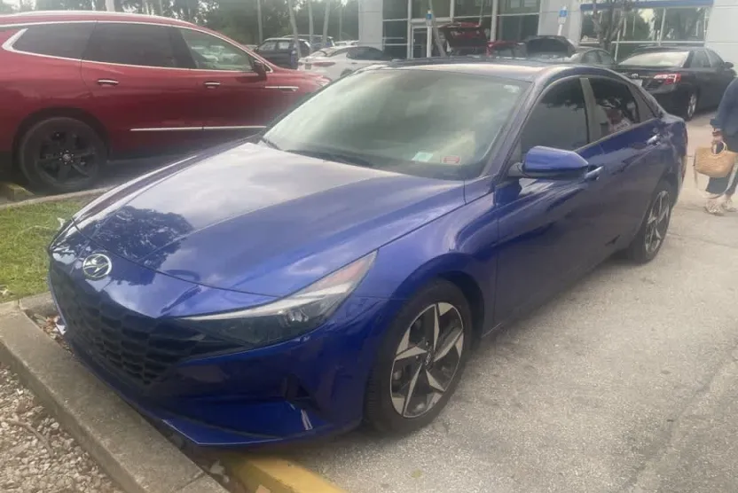 2023 Hyundai Elantra SEL Convenience photo 1