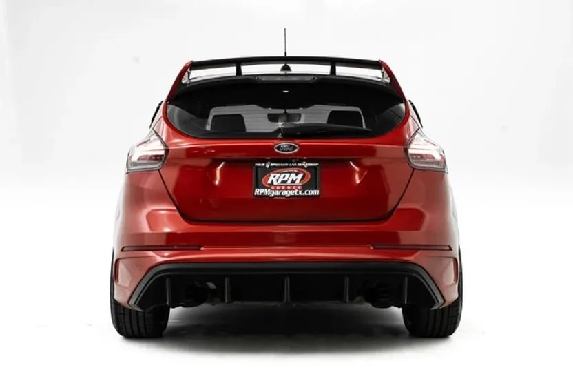 2016 Ford Focus RS photo 1