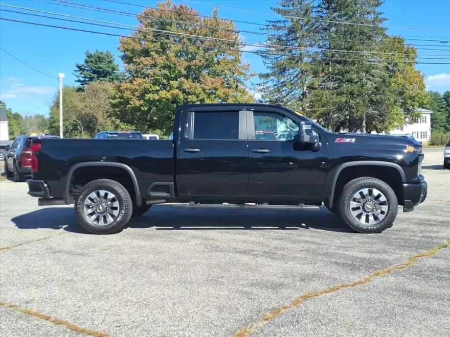 2024 Chevrolet Silverado 2500HD Custom photo 1