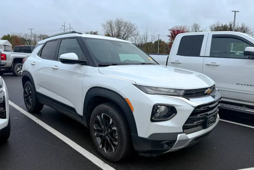 2022 Chevrolet Trailblazer LT photo 1