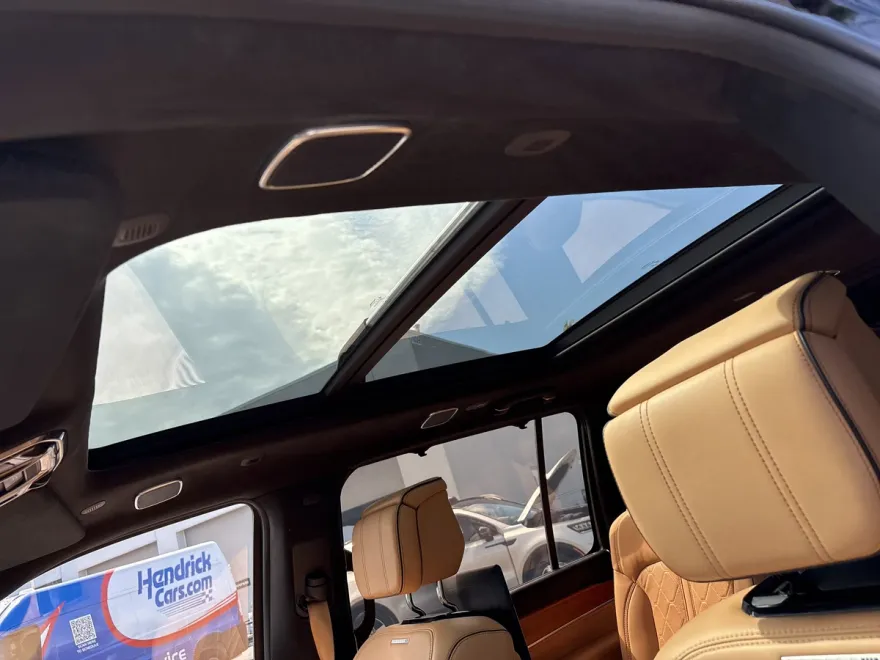 2022 Jeep Grand Wagoneer III photo 1