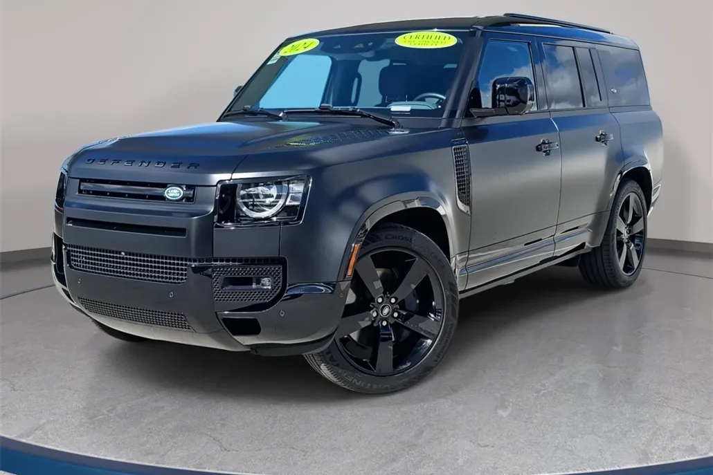 2024 Land Rover Defender 130 X-Dynamic SE photo 1