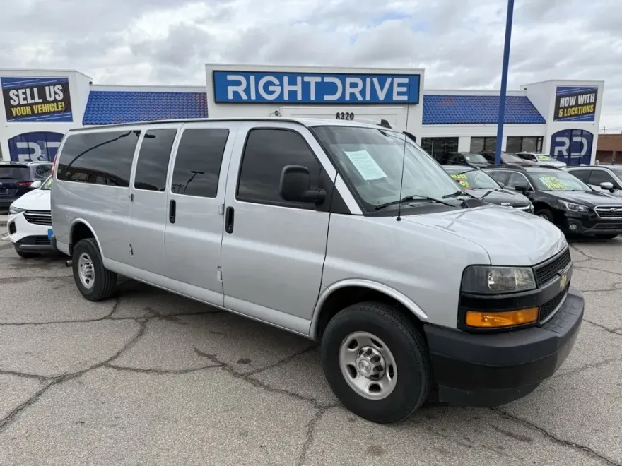 2023 Chevrolet Express 3500 Work Van photo 1