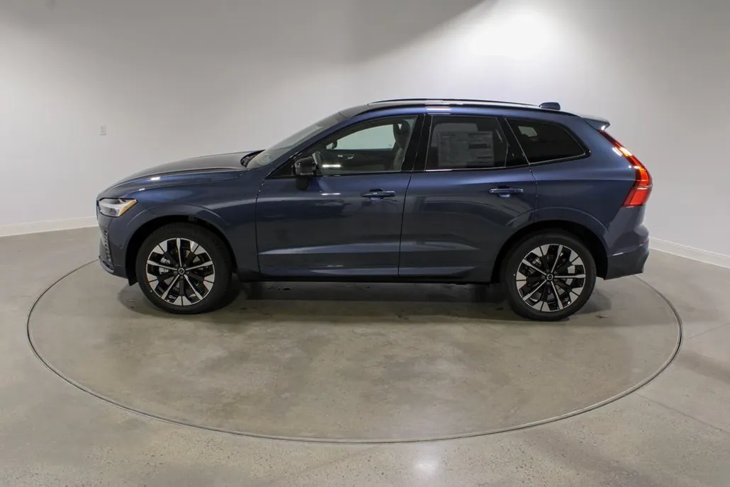 2026 Volvo XC60 B5 Plus photo 1