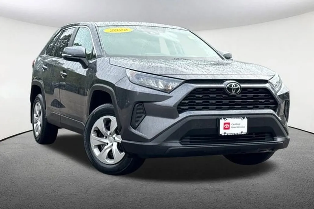 2022 Toyota RAV4 LE photo 1