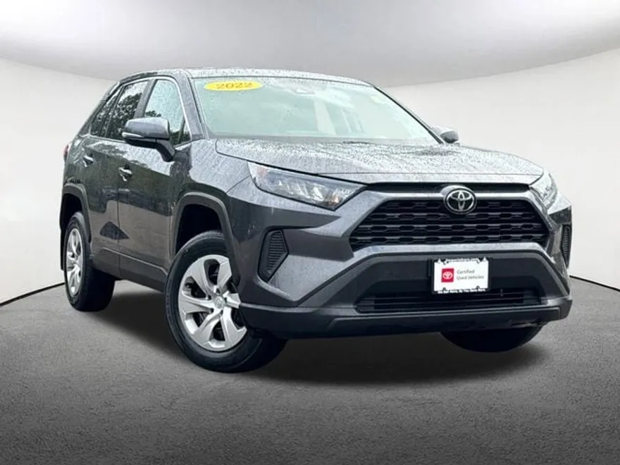 2022 Toyota RAV4 LE photo 1