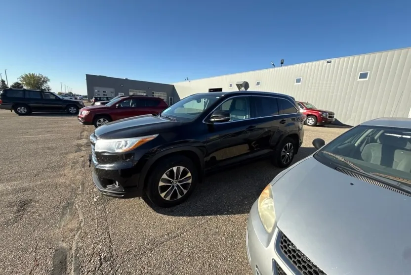 2015 Toyota Highlander XLE photo 1