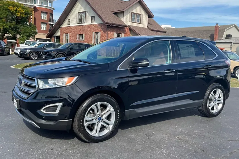 2018 Ford Edge Titanium photo 1