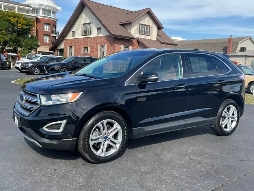 2018 Ford Edge Titanium photo 1